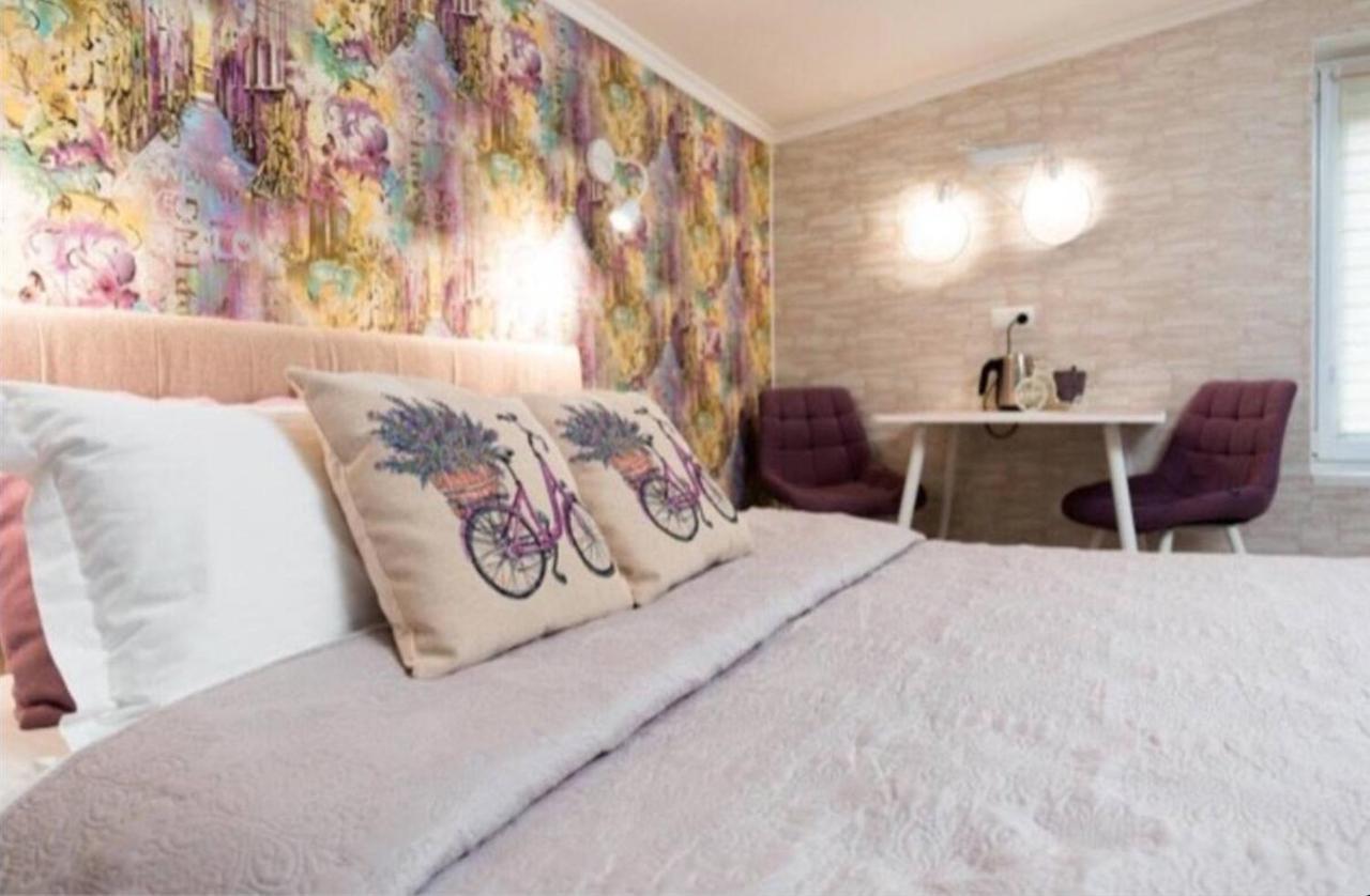 Hotel-Home Bed&Bike Bila Tserkva Exterior photo